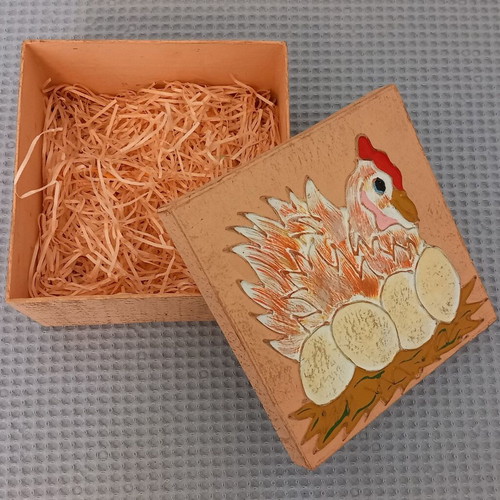 Easter box with embossed design like new