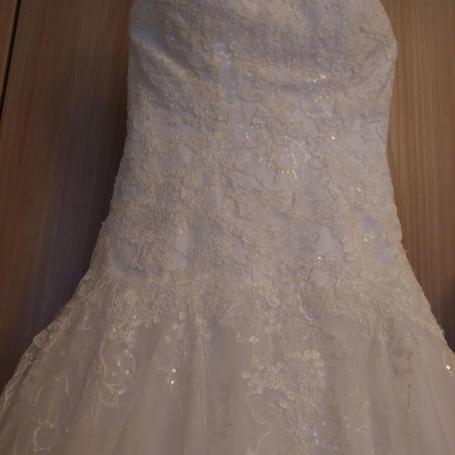 Demetrios wedding dress like new, strapless with French lace