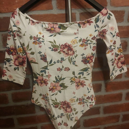 Floral bodysuit Bershka size S like new condition