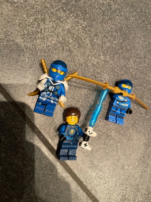 Lego Ninjago Jay like new, 3 figures with gold weapons
