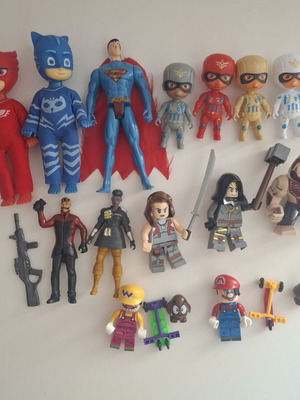 Action figures like new, assorted set