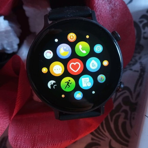 Smart watch like new with call function and charger