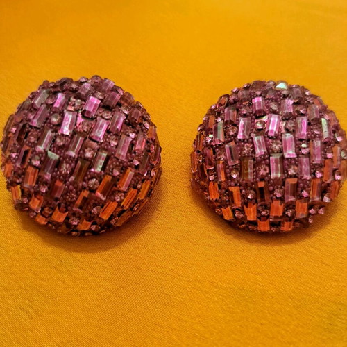 Earrings with fuchsia rhinestones new, light and impressive