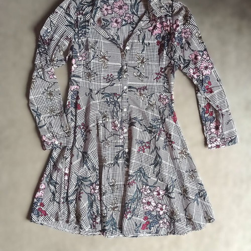 Red Queen dress like new, size S, floral print