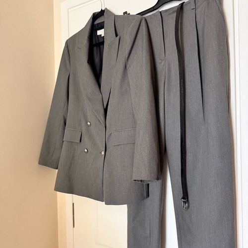 Zara suit set and belt new, gray, size large