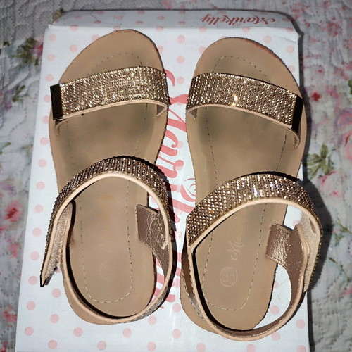 Children's sandals size 29 like new, gold