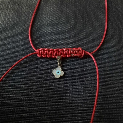 Mataki Amulet Charm with Red Cord like new