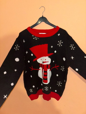 Winter sweater like new, size 2XL, black and red