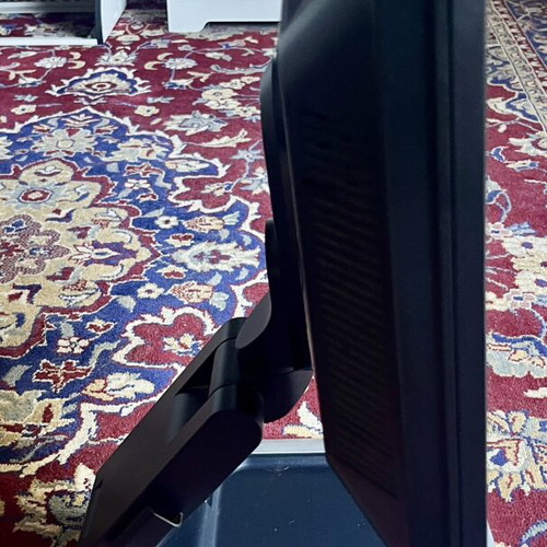HP LE1901w monitor with stand used
