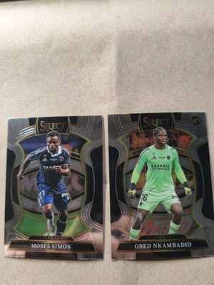 Panini Select ποδοσφαιρικές κάρτες της Paris FC με Moses Simon και Obed Nkambadio