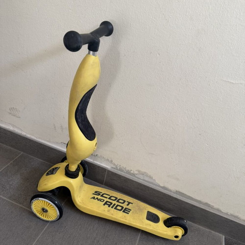Scoot and Ride Kids Scooter like new, yellow