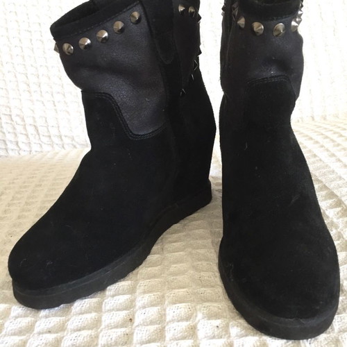 Ash suede ankle boots with fur and studs, size 37, black