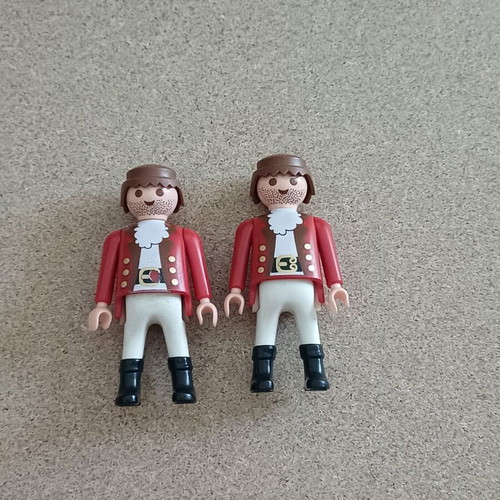 Playmobil British soldiers or officers figures, like new