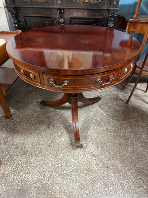 Saridis Round Table like new with wheels, 82 cm diameter, 72 cm height