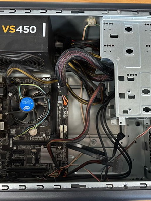 Κουτί PC μεταχειρισμένο με CPU Intel Core i3-4160, μητρική Gigabyte B85M-HD3 και τροφοδοτικό Corsair VS450