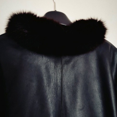 Italian leather jacket with fur like new, black