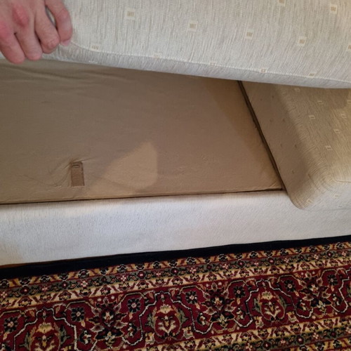 Three-seater sofa like new with storage space