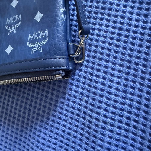 MCM Liz Medium reversible shoulder bag, blue
