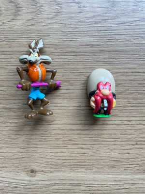 Φιγούρες Kinder Surprise Maxi Looney Tunes Coyote και Yosemite Sam άριστες