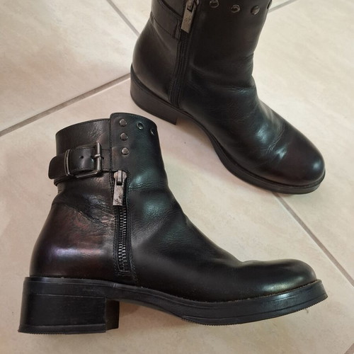 Leon Arch leather boots