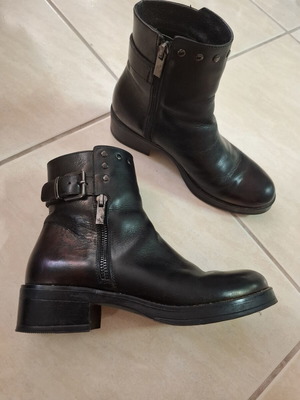 Leon Arch leather boots