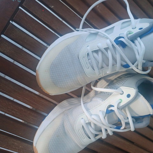 Adidas athletic shoes size 40 like new, white and blue