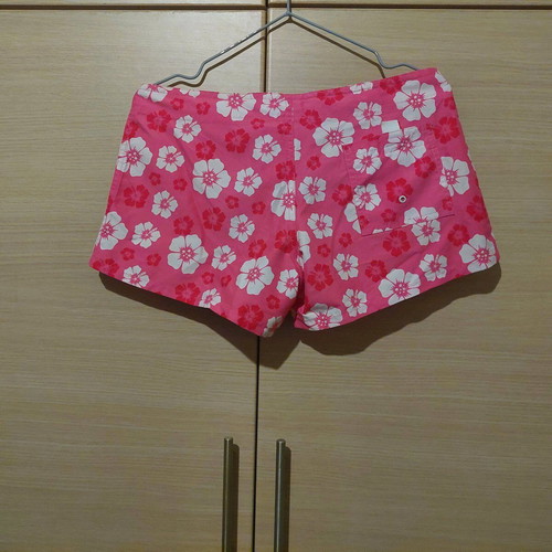 Holy Bird women's shorts pink with white flowers, size Large, like new
