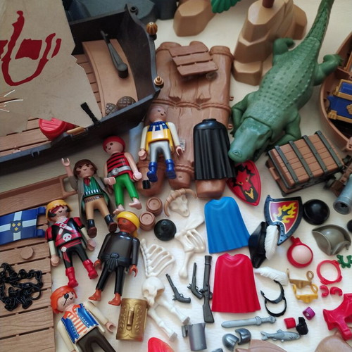 Vintage Playmobil Pirate Island SuperSet 4136 and Accessories