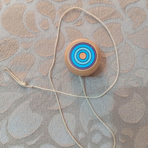 Wooden yoyo, like new