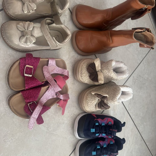 Girls' shoes pack of 6, sizes 22-23, like new