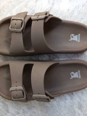 Cacatoes flip flops like new, size 39.5, beige