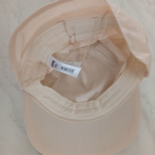 Baby hat like new for six months old