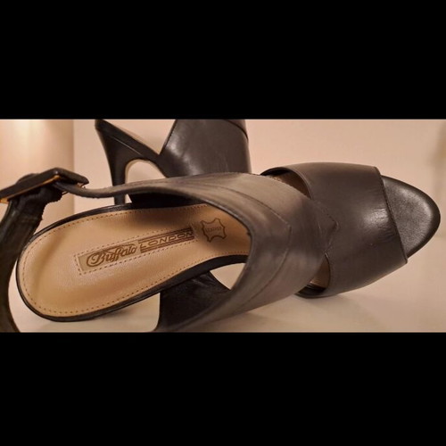 Buffalo leather sandals 12 cm like new, size 40, black