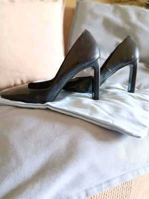 Avento leather pumps like new, black, size 39