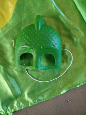 Pj masks Gekko cape and mask like new
