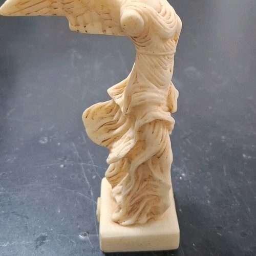 Vintage Nike of Samothrace statue made of resin like new