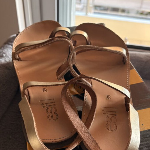 Estil leather sandals gold, like new, size 39