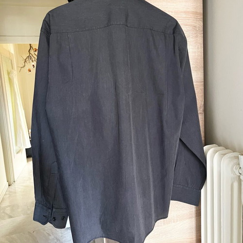 Men's dark gray shirt large like new