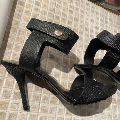 Alexander Wang black leather sandals used size 39.5