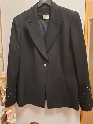 Arte Maxima jacket and blouse set in black polyester with rhinestones like new