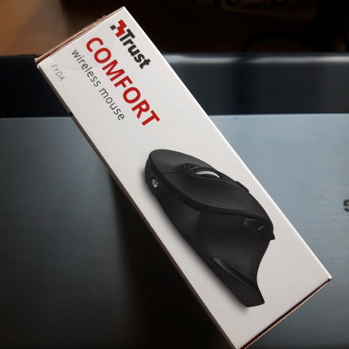 Trust Fyda Rechargeable Wireless Ergonomic Mouse Black new