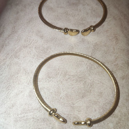 Women's Steel Bracelets Set of 2 with Heart Details Gold Tone New