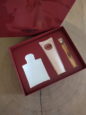 Burberry Goddess Eau de Parfum και body lotion καινούργια