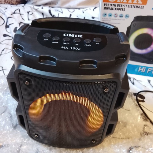 Mini Bluetooth Speaker like new with flashlight colors and karaoke