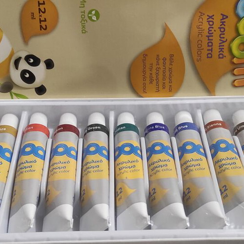 Art supplies pack used with acrylic and tempera paints