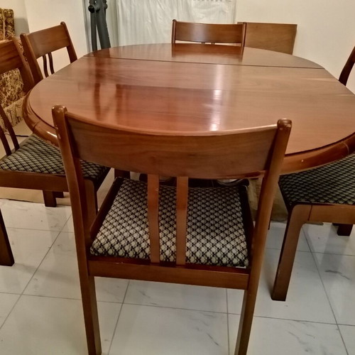 Rosewood dining set with sideboard and 6 chairs like new