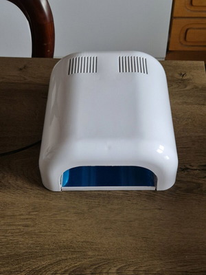UV lamp like new for nail curing and drying