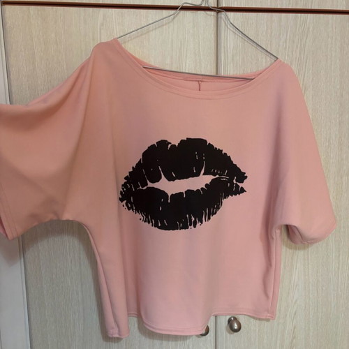Women's set used with elastic waistband leggings and loose blouse