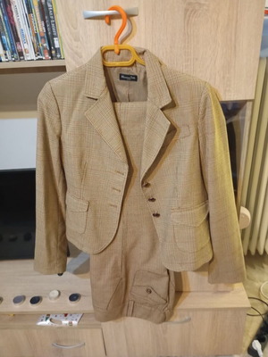 Women's suit like new, brown and beige, size XL