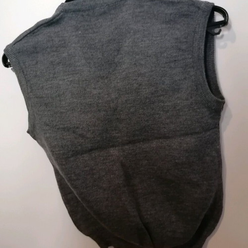 Knitted wool vest like new, gray, size 8-10 years